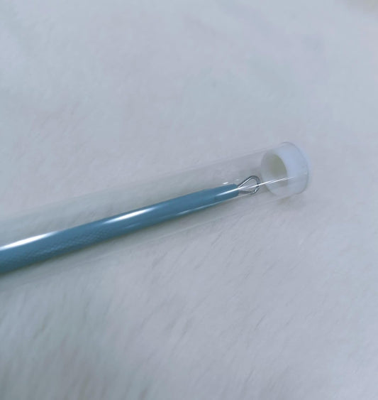 Blackhead Remover featuring a strong steel body, designed for precise and gentle skincare