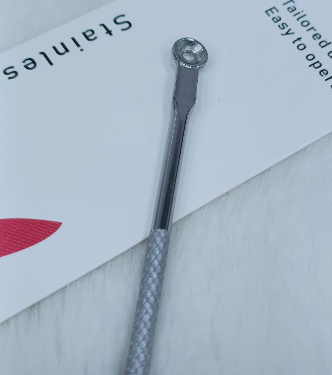 Blackhead Remover featuring a strong steel body