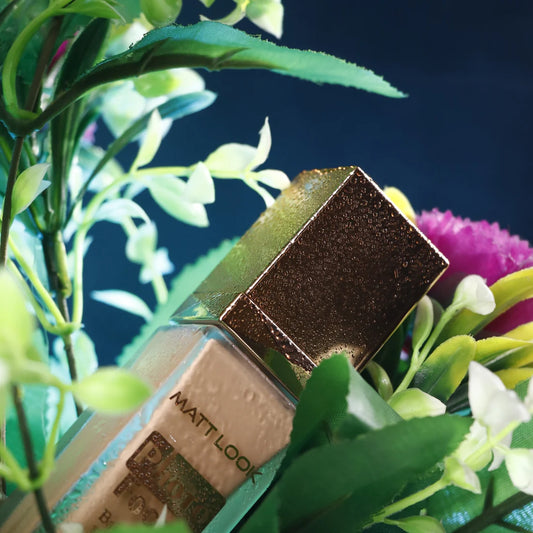 MATTLOOK PHOTO FOCUS BARE IT ALL SKIN PERFECTION FOUNDATION