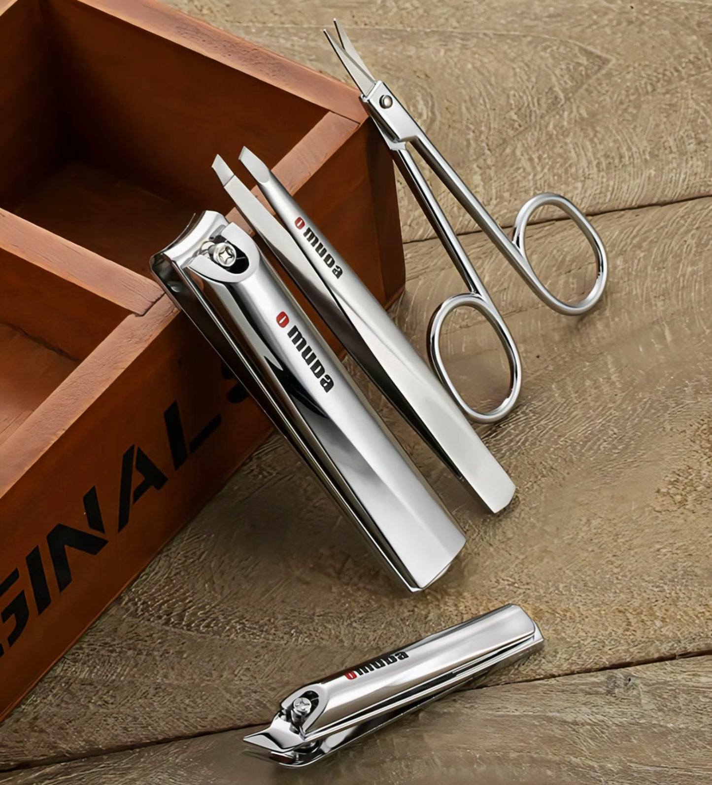 OMUDA Manicure Pedicure Set