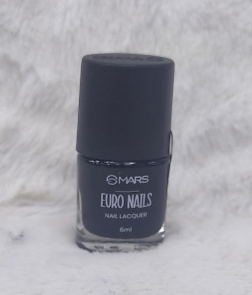 Nail Lacquer with Glossy Gel Finish