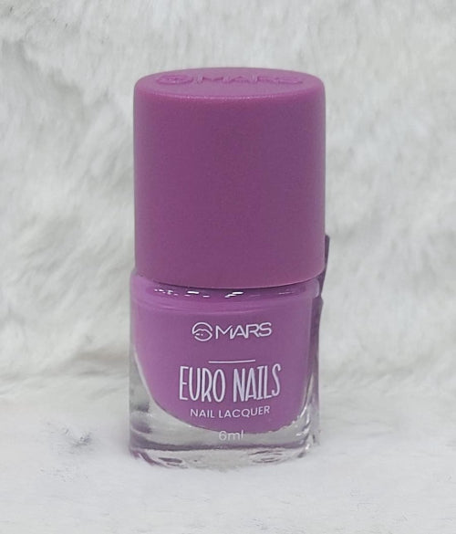 Nail Lacquer with Glossy Gel Finish