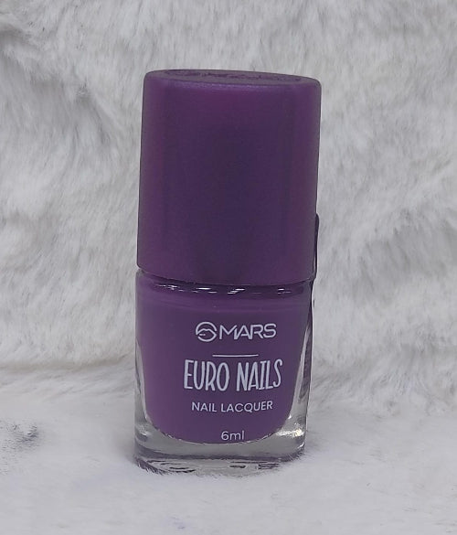 Nail Lacquer with Glossy Gel Finish
