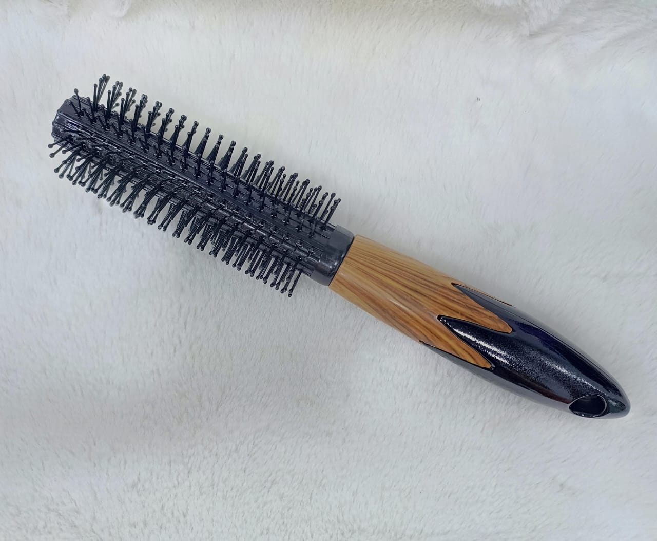 Round hairbrush for styling (black) wholesale and retail in ubeauty pro store