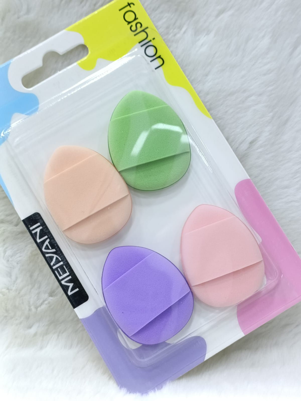 Finger Fits Mini Makeup Puffs for Multipurpose Makeup