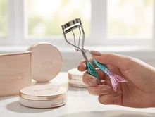 Eyelash Curler For Women – Eye Makeup Beauty Essential