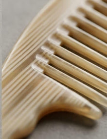 Hair Comb (Model No. 2027A)