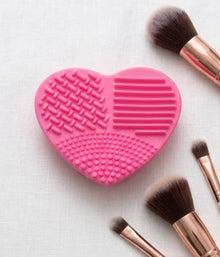 Silicone Heart Shaped Brush Cleaner Mat – Makeup Brush Cleaning Pad