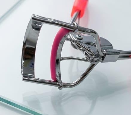 Eyelash Curler – Parlor Eye Makeup Accessory for Beautiful Curled Lashes