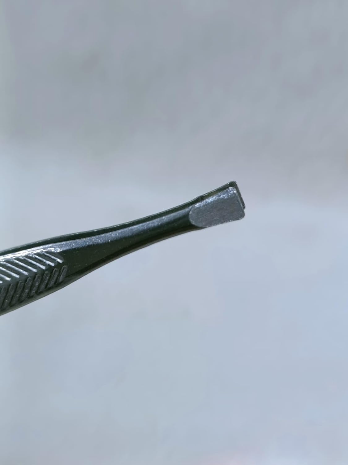 Metal Flat Tip Tweezer for Women