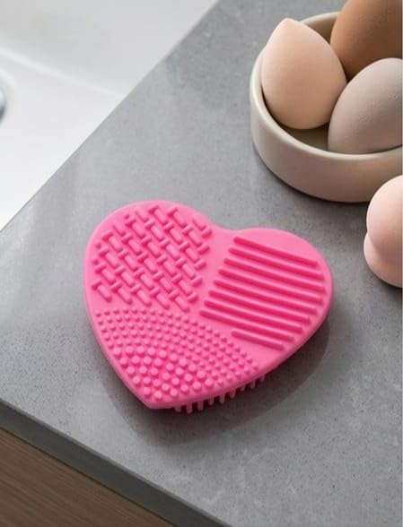 Silicone Heart Shaped Brush Cleaner Mat – Makeup Brush Cleaning Pad