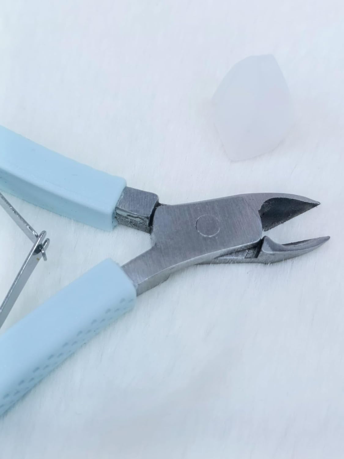 Cuticle Cutter with Rubber Handle – Stainless Steel Nail Nipper