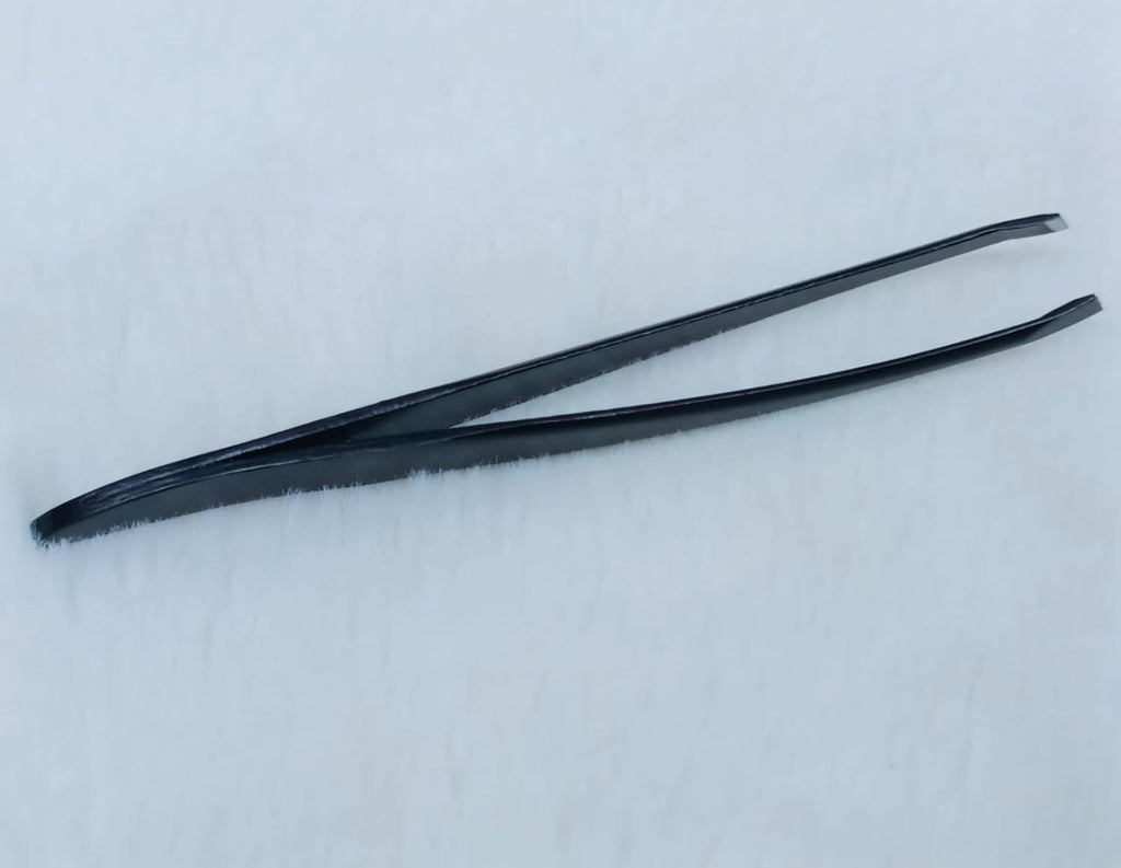 Slant Tip Tweezer Plucker – Black Precision Grooming Tool