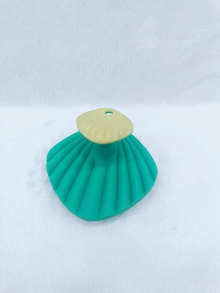 Scalp Massage & Shampoo Brush – Deep Clean & Relaxation