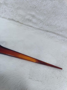 Hair dye brush