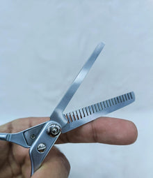 Professional Hair Thinning Scissor – Smooth & Precise Hair Styling