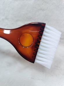 Hair dye brush