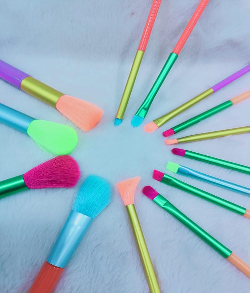 Makeup Brush Set of 14 for Women & Girls – Daily Home Use
