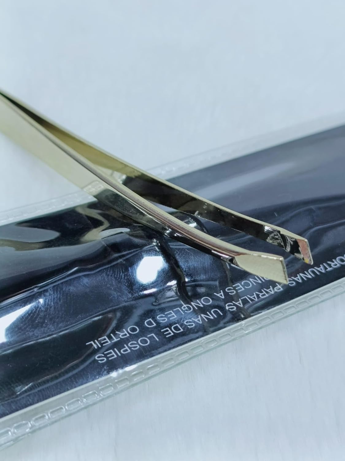 Tweezer – Slant Tip Plucker for Face & Eyebrow Hair Removal