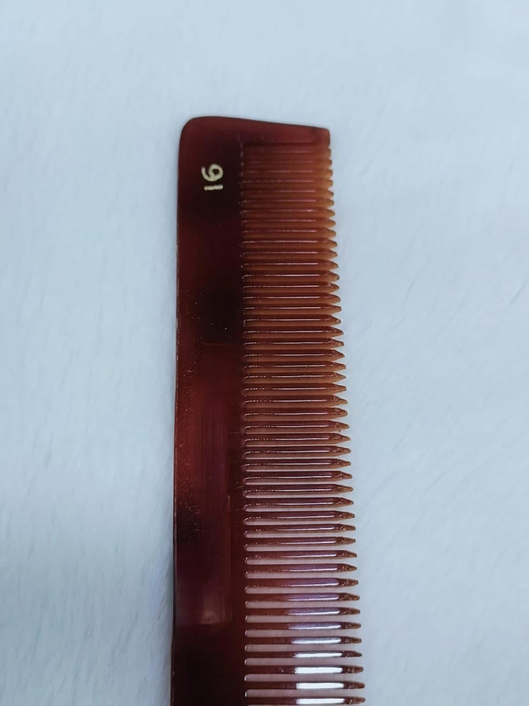 Pocket Hair Comb (No. 16) – Compact & Everyday Hair Grooming