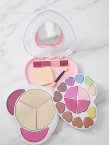 T.Y.A. Fashion Make-Up Kit – 5028