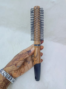 Quality Round Hair Brush with Wooden Handle – Boar Bristles & Barrel Design