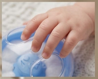 Baby Body Powder Container with Puff – Soft, Safe & Convenient Care