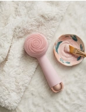 Smart Facial Cleansing Brush – Advanced Skincare for Radiant Glow
