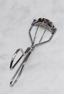 Eyelash Curler – Perfect Tool for Curling Lashes with Blender