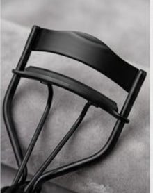 Eyelash Curler, Premium Lash Curler for Perfect Lashes, No Pinching or Pulling eye lash curler, Fit All Eye Shape