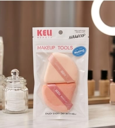 Triangle Powder Puff – Soft Plush Makeup Essential