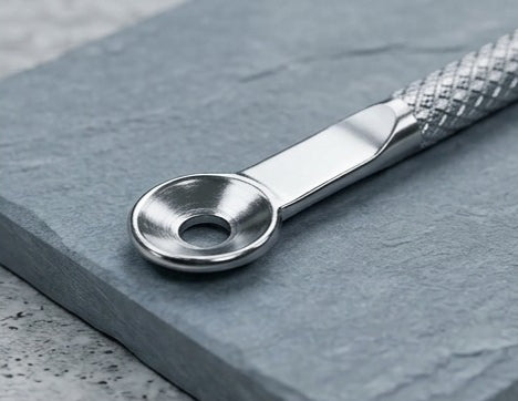 Blackhead Remover featuring a strong steel body