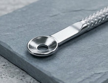 Blackhead Remover featuring a strong steel body