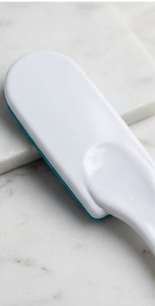 Pedicure Foot Scrubber – Steel Single Surface with Plastic Handle