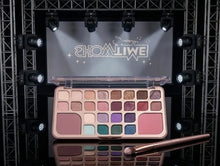 USHAS Showtime Eyeshadow &  Blush Palette