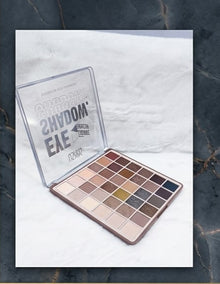 USHAS Pretty Grunge Eyeshadow Palette