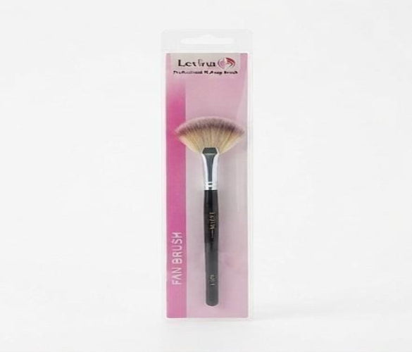 Levina Professional Makeup Fan Brush (S47-1)