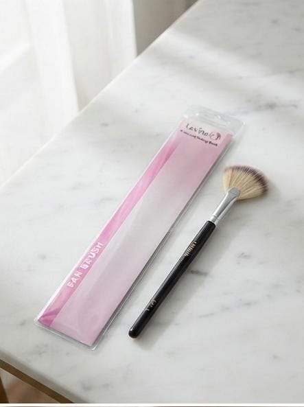 Levina Professional Makeup Fan Brush (S47-1)