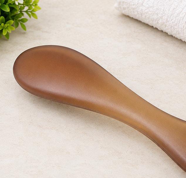 GlowNest Hair Brush gently detangles knots