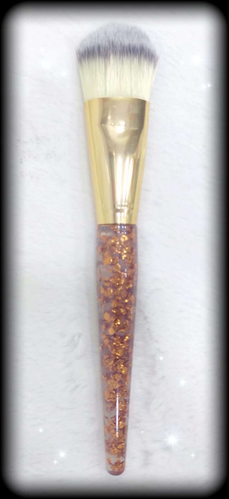 MAKEUP BRUSH