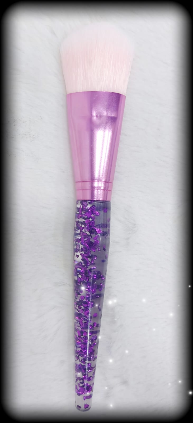 MAKEUP BRUSH