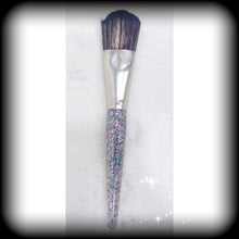 MAKEUP BRUSH