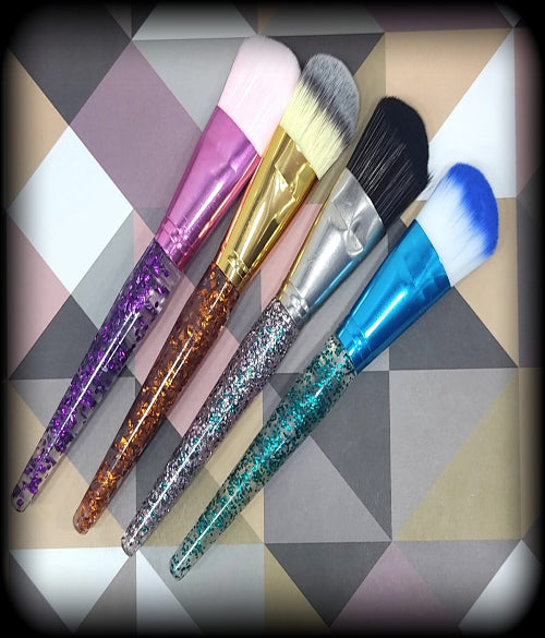 MAKEUP BRUSH