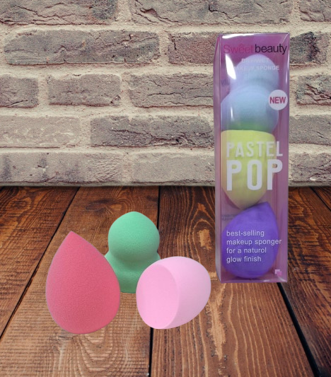 Pastel Pop Makeup Sponges – Pack of 3 (Dry/Wet Use)