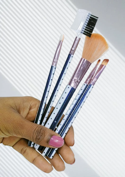 QYIQING Makeup Doohickey