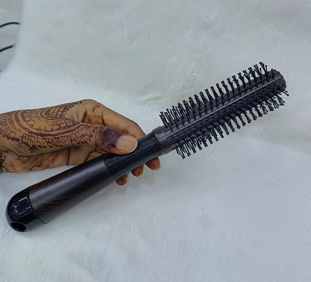 Round Styling Hair Brush – Solid Wood Roller Comb
