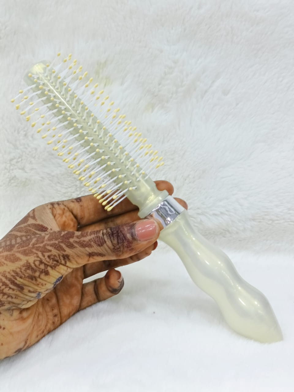 Professional Round Hair Brush for Women &  Girls – Pack of 1PCS