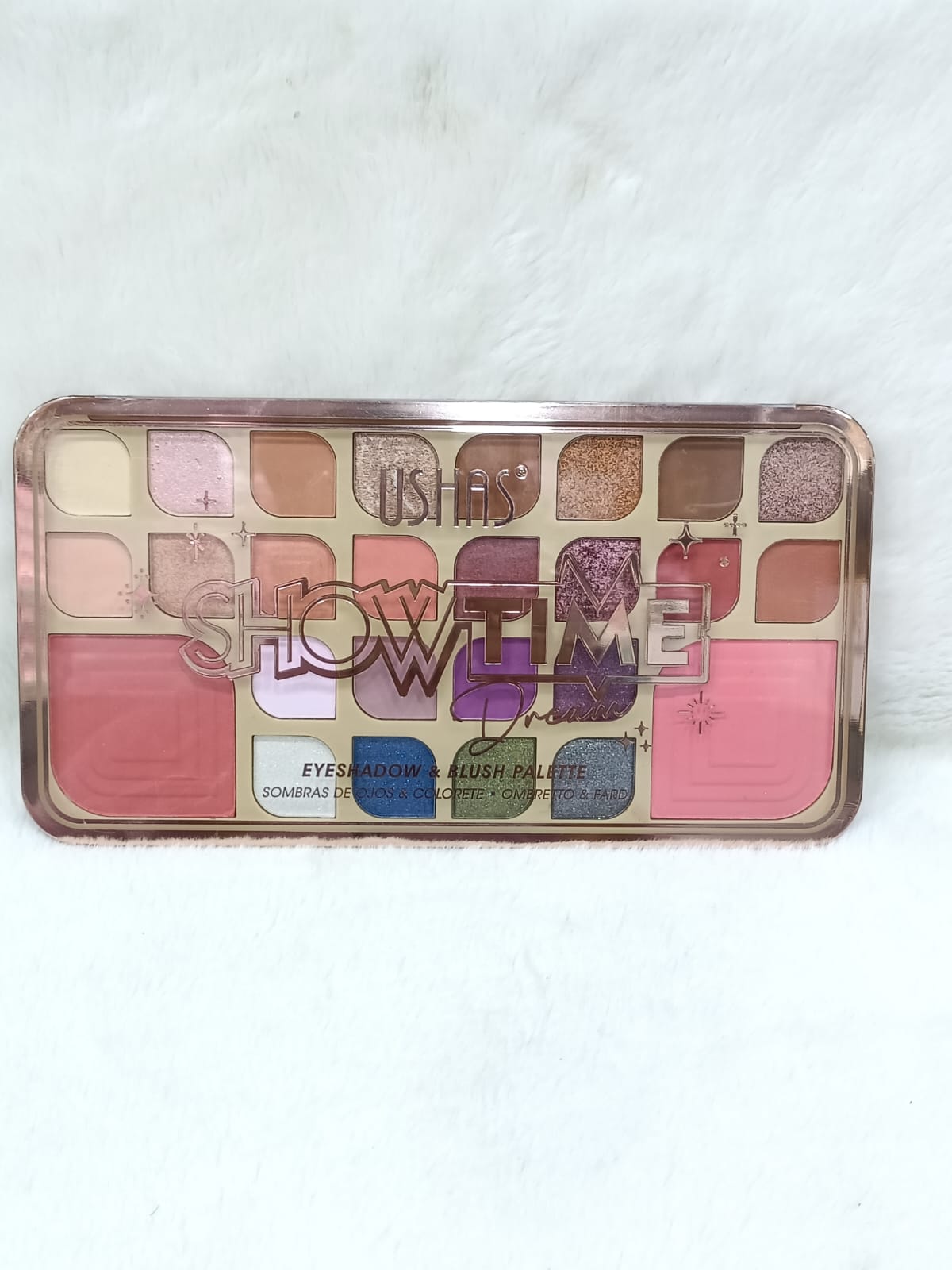 USHAS Showtime Eyeshadow &  Blush Palette