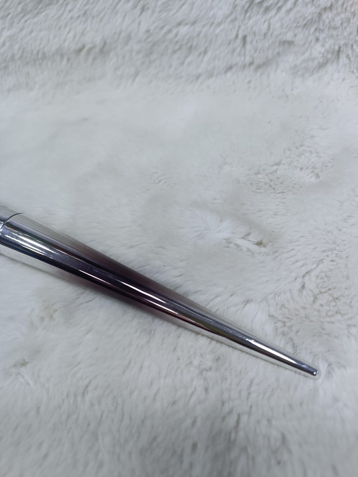 Beauty Highlighter Powder Makeup Brush With Soft Bristles