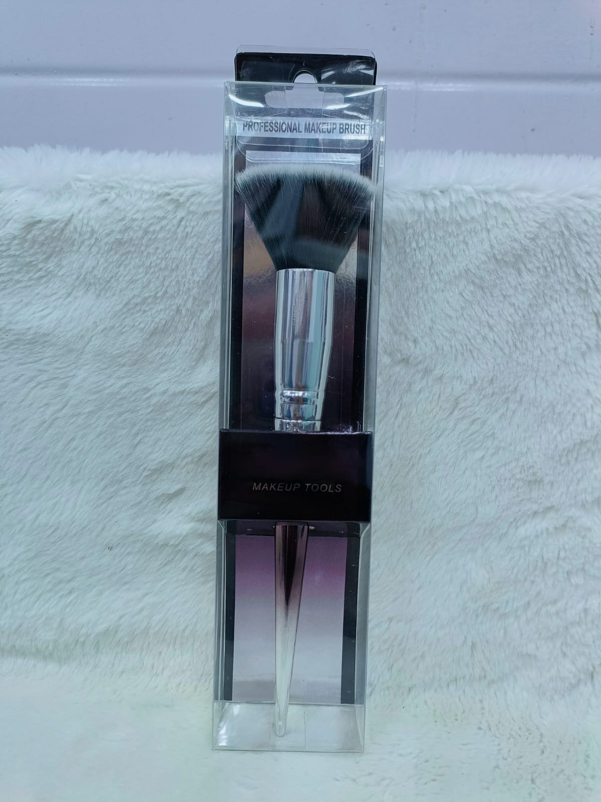 Beauty Highlighter Powder Makeup Brush With Soft Bristles